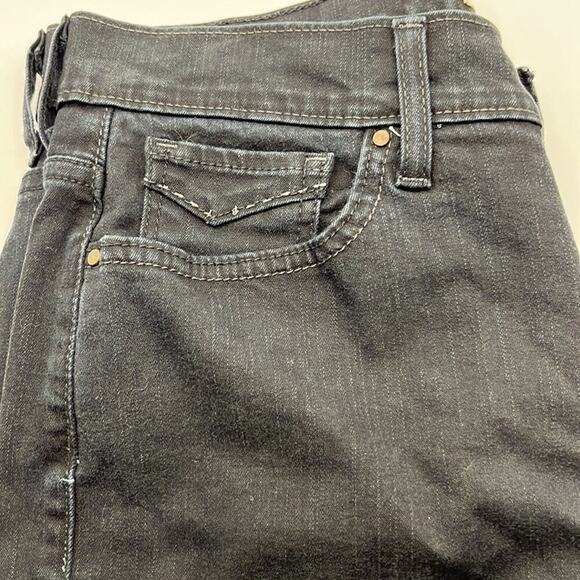 Levi’s 512 Perfectly Slimming Capri Size 10 - Picture 9 of 11